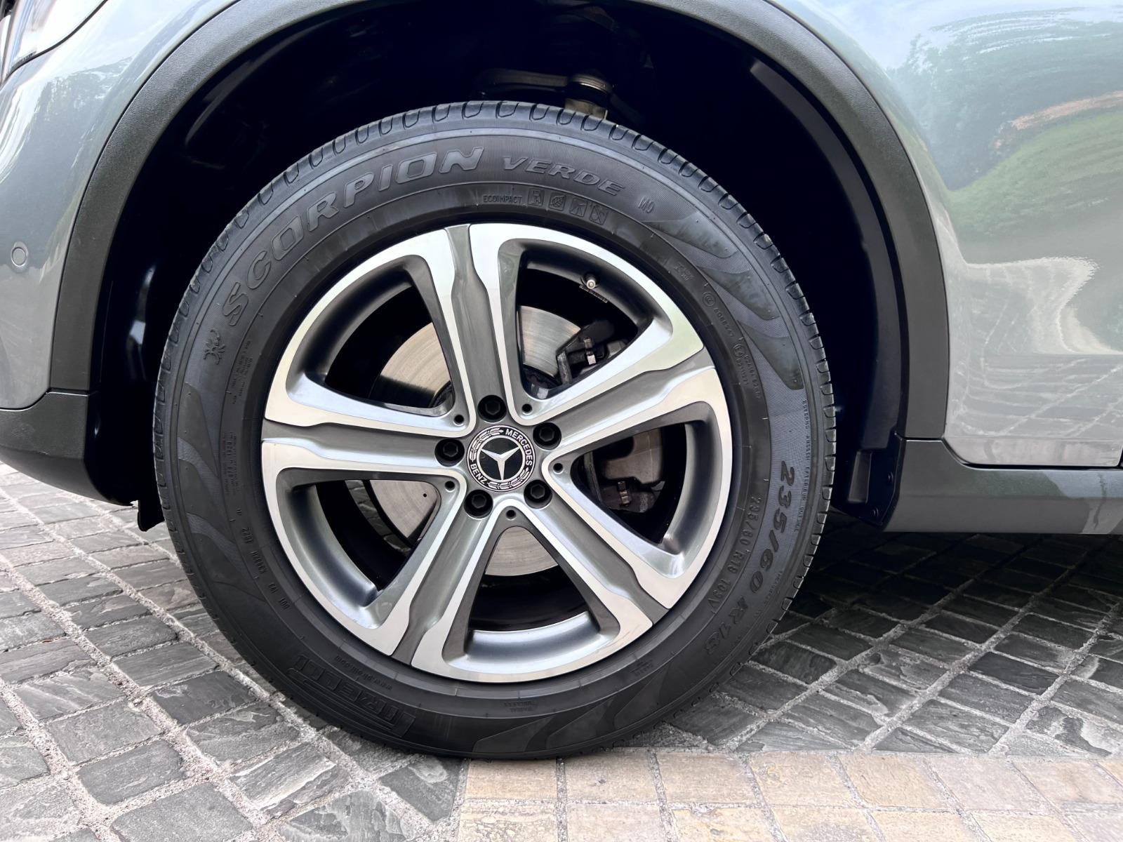 Mercedes-Benz GLC 200 COUPE 2.0 2023 - Imagen 8 de 10
