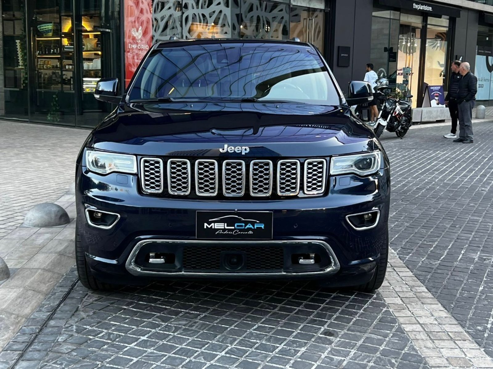 Jeep GRAND CHEROKEE OVERLAND 5.7 2019 - Foto 2 de 10