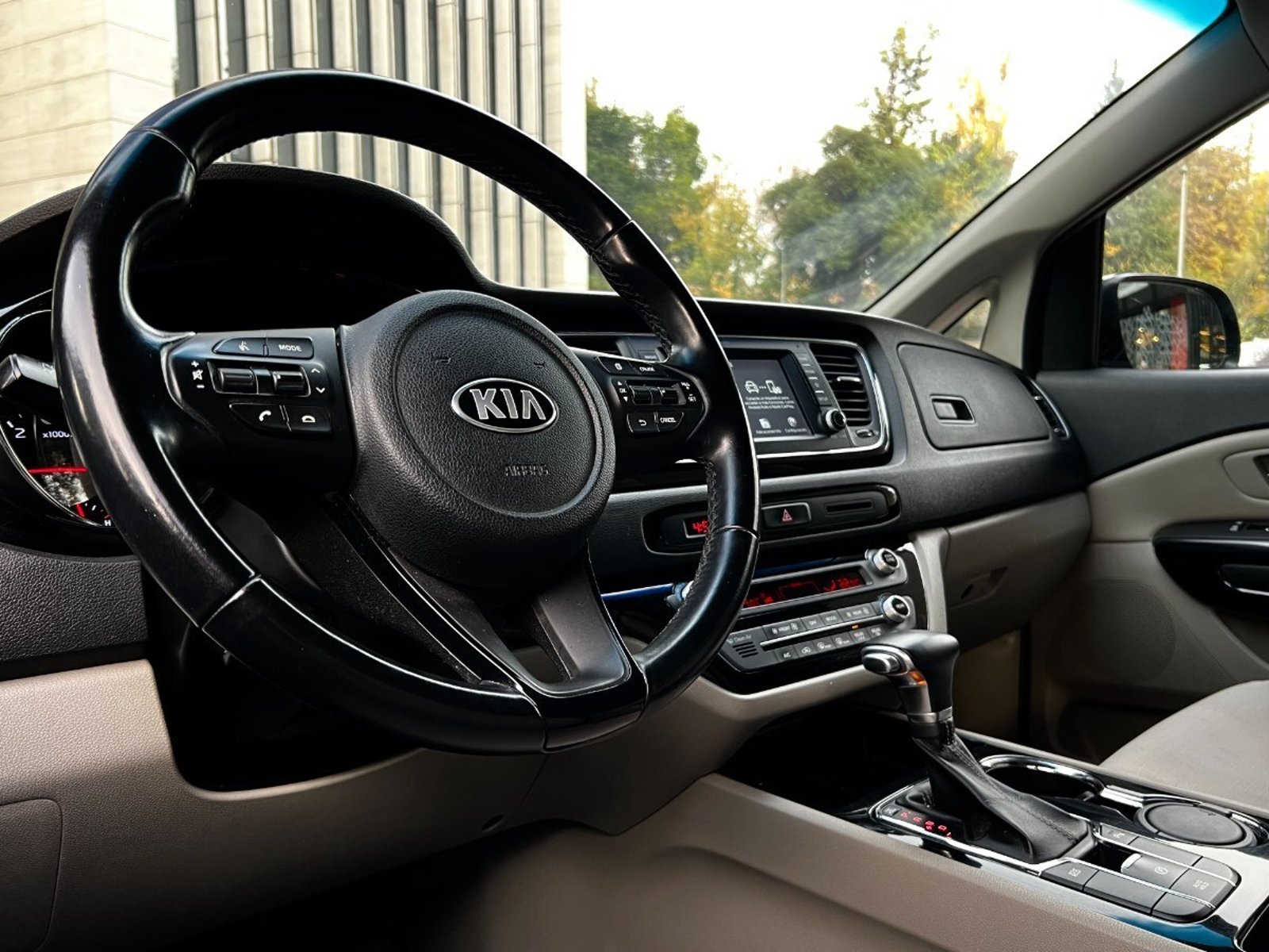 Kia GRAND CARNIVAL EX 2.2 AT 2020 - Imagen 8 de 10