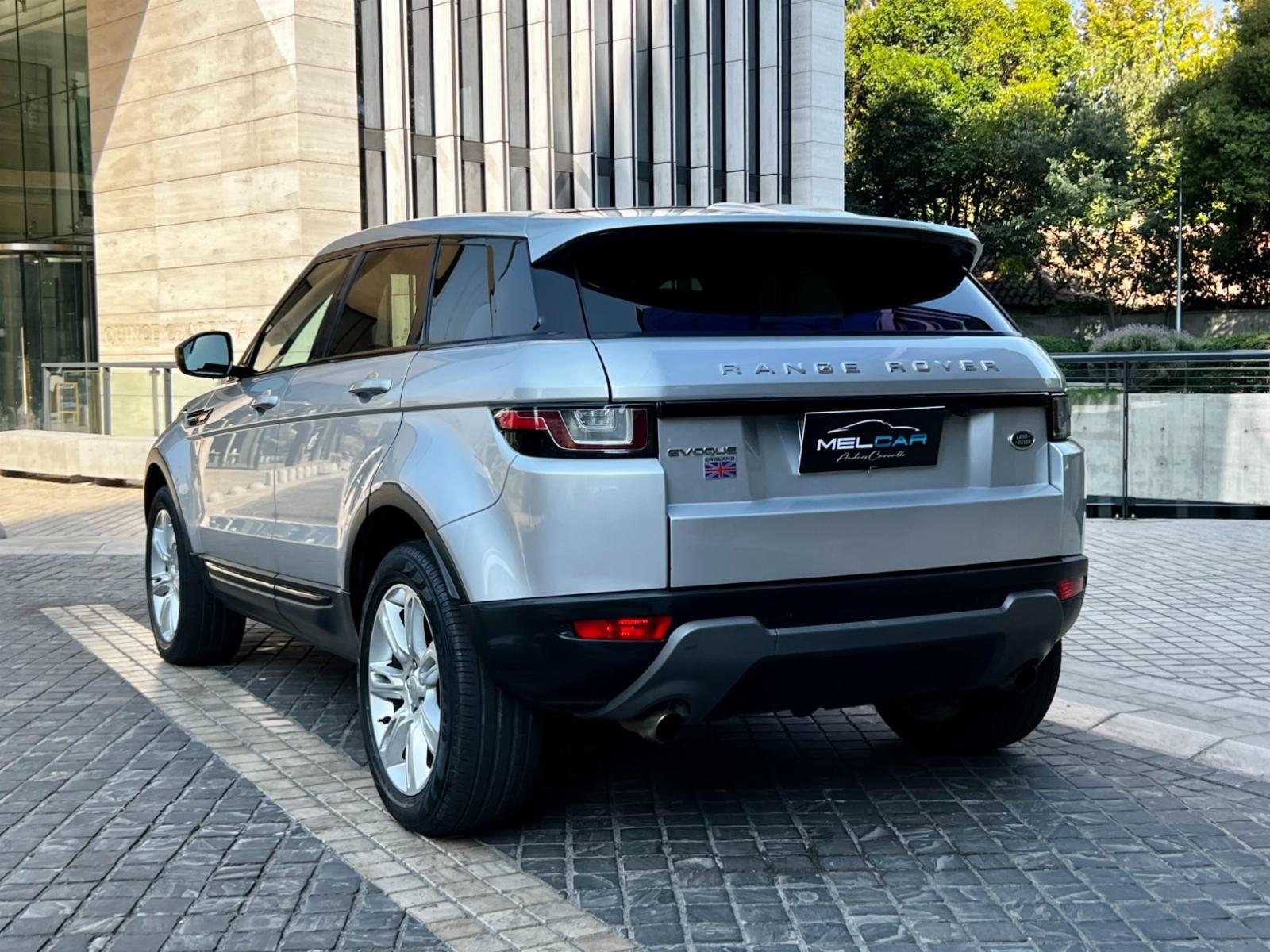 Land Rover Range Rover EVOQUE SE PLUS 2.0 2017 - Foto 4 de 10