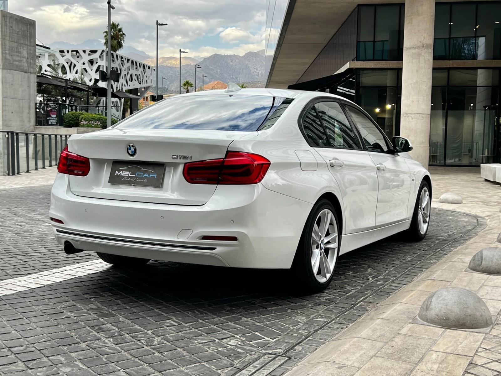 BMW 318 F30 SPORT LINE 2019 - Foto 4 de 10