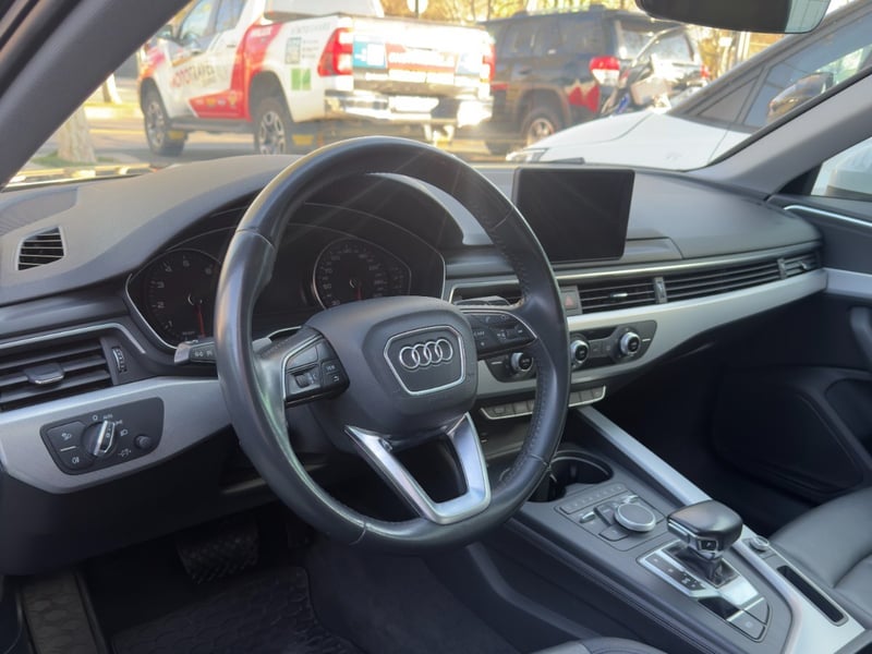 Audi A4 1.4 TFSI DESIGN 2018 - Imagen 8 de 10