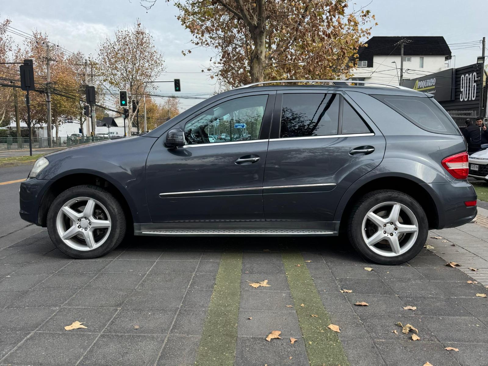 Mercedes-Benz ML 350 4MATIC LOOK AMG 2012 - Foto 3 de 10