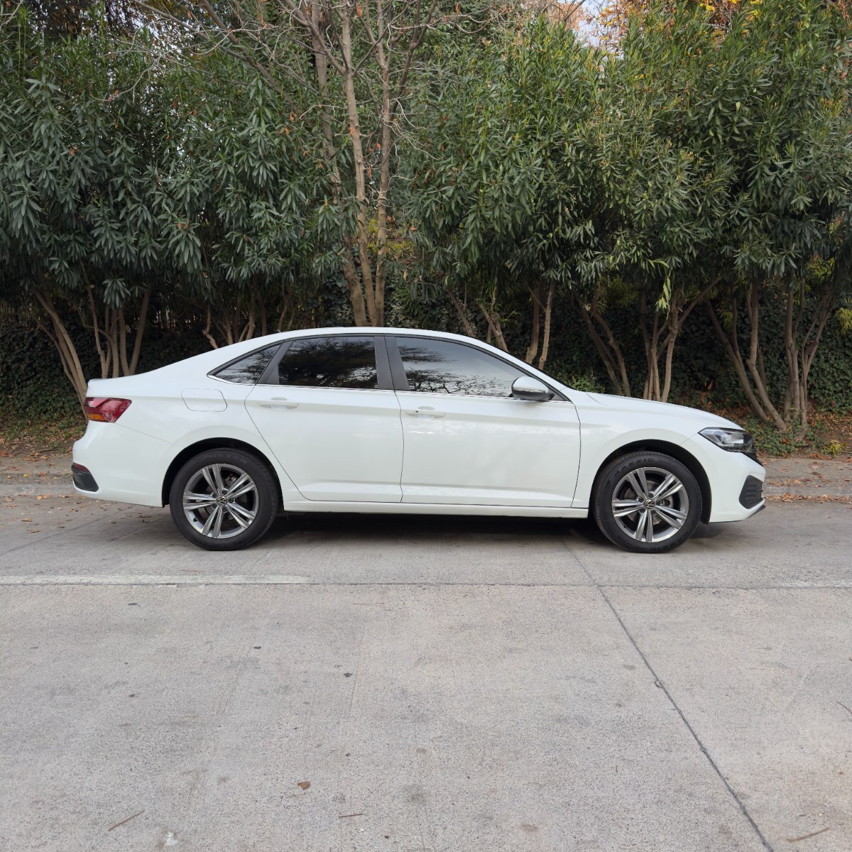 Volkswagen JETTA COMFORTLINE SKY 2023 - Imagen 7 de 10