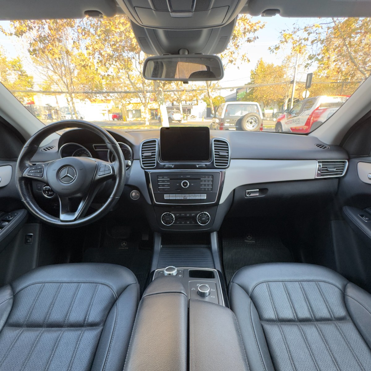 Mercedes-Benz GLE 400 SPORT MANTENCIONES EN LA MARCA 2018 - Imagen 9 de 10