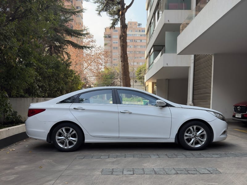 Hyundai SONATA GLS 2010 - Imagen 7 de 10