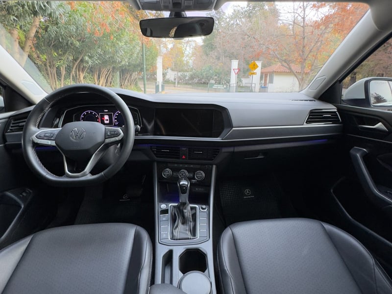 Volkswagen JETTA COMFORTLINE SKY 2023 - Imagen 9 de 10