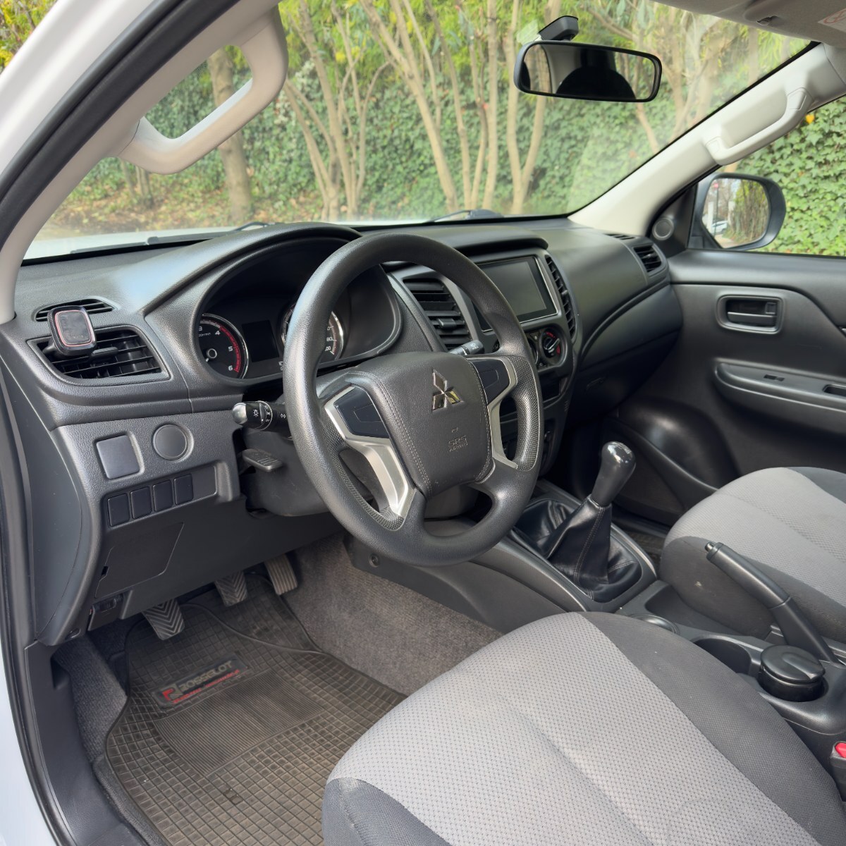 Mitsubishi L200 WORK CR 2022 - Imagen 10 de 10
