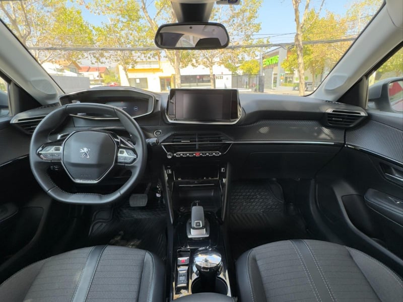 Peugeot 208 ALLURE 2022 - Imagen 9 de 10