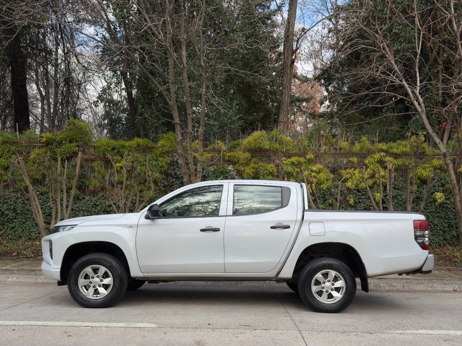 Mitsubishi L200 WORK CR 2022 - Foto 3 de 10