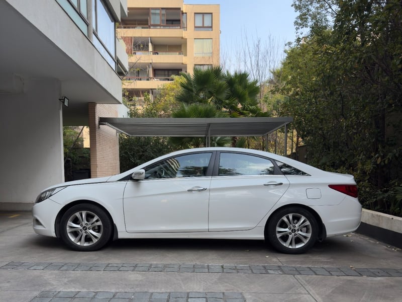 Hyundai SONATA GLS 2010 - Imagen 3 de 10