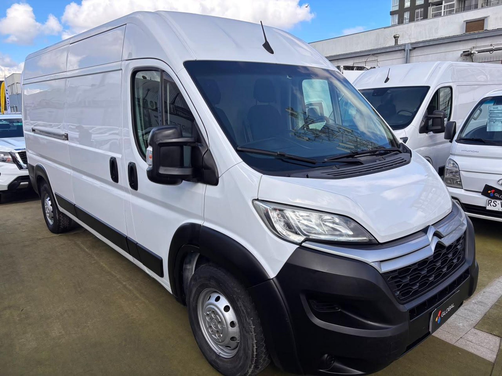 Citroën Jumper L3H2 2.0 Diesel 2023 - Foto 3 de 10