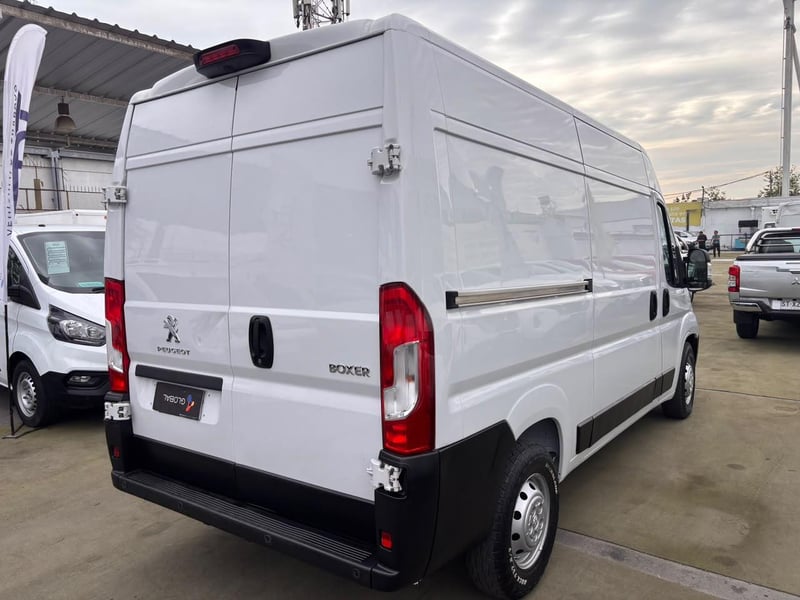 Peugeot Boxer L2H2 2.0 Diesel 2023 - Imagen 8 de 10