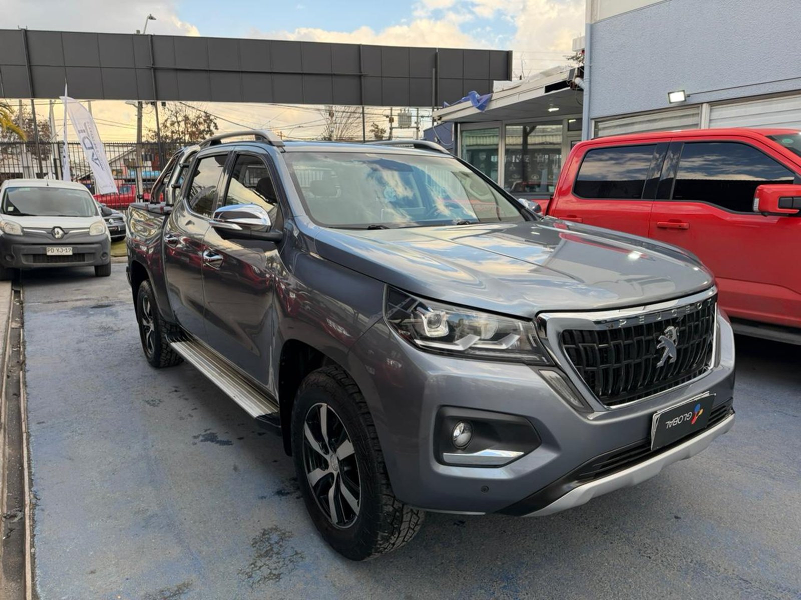 Peugeot LANDTREK Allure 1.9 4x4 MT 2023 - Foto 3 de 10