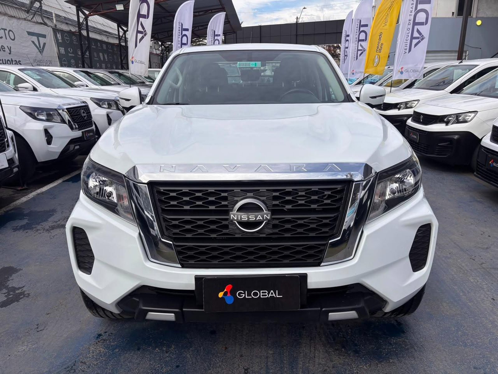 Nissan NAVARA XE 4X2 2.3 DIESEL 2024 - Foto 2 de 10