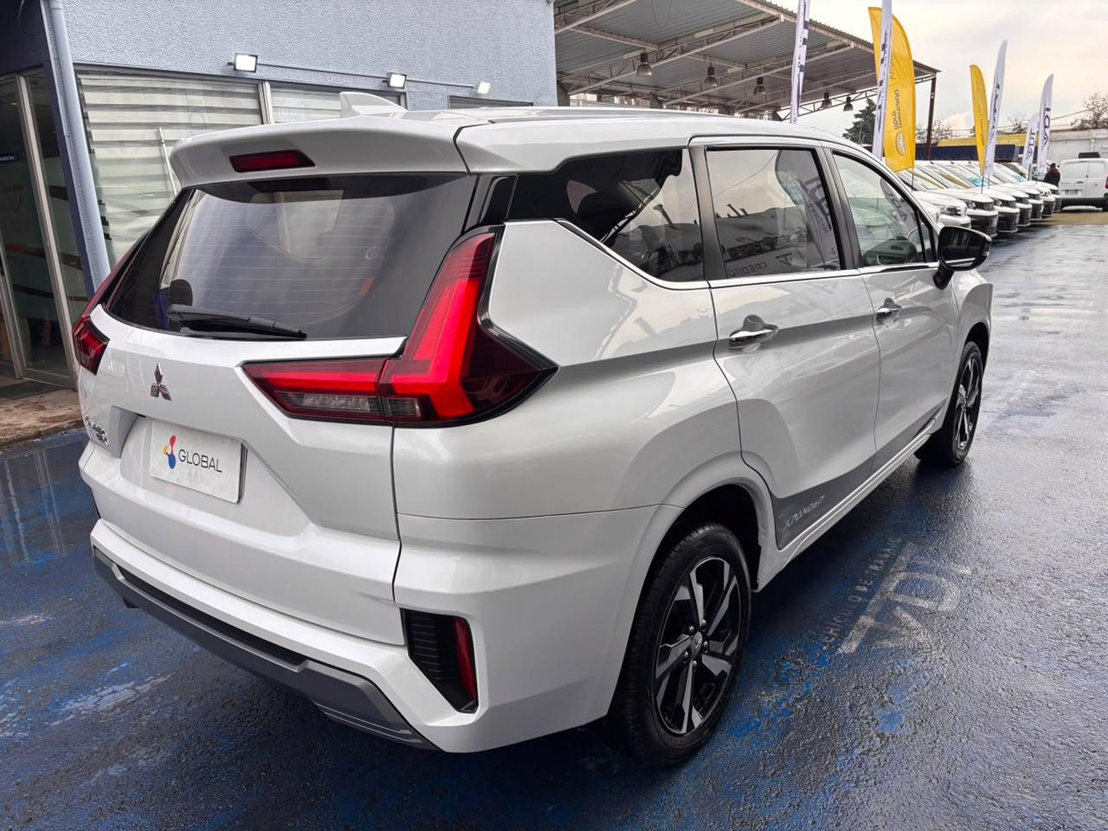 Mitsubishi XPANDER GLX 1.5T AT 2024 - Imagen 8 de 10