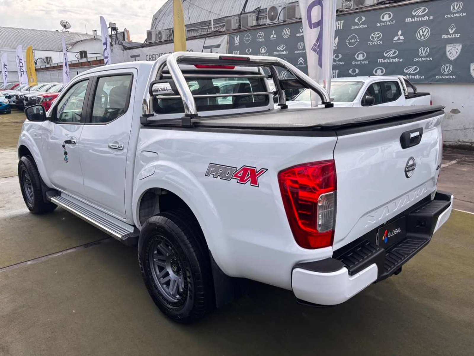 Nissan NAVARA SE 4X4 2.3 2023 - Imagen 6 de 10