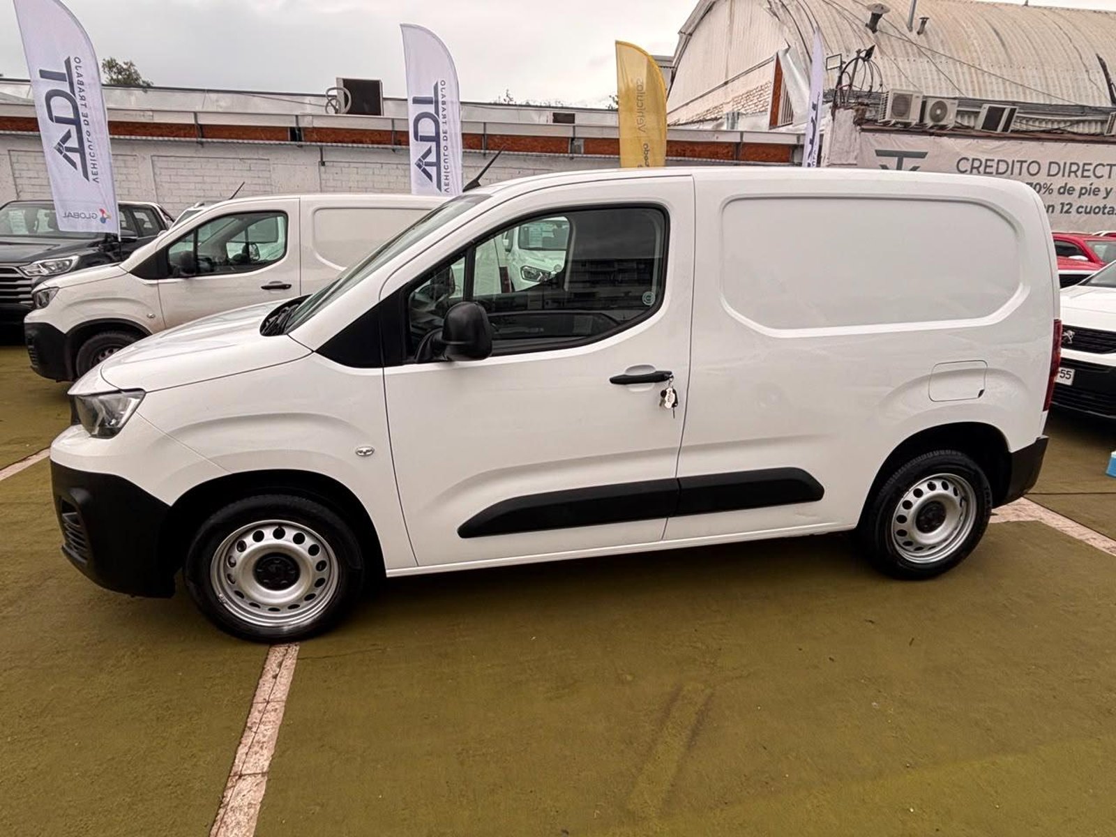 Peugeot PARTNER 2021 - Foto 4 de 10