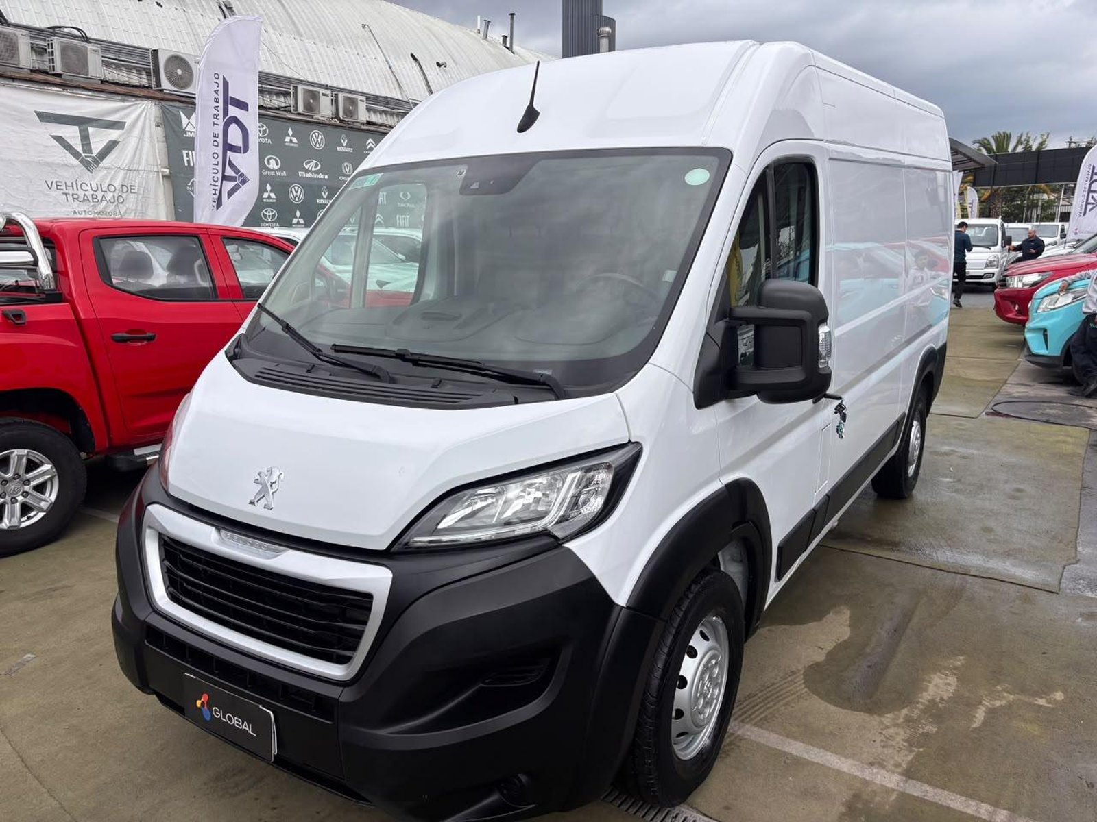 Peugeot Boxer L2H2 2.0 Diesel 2023 - Foto 3 de 10