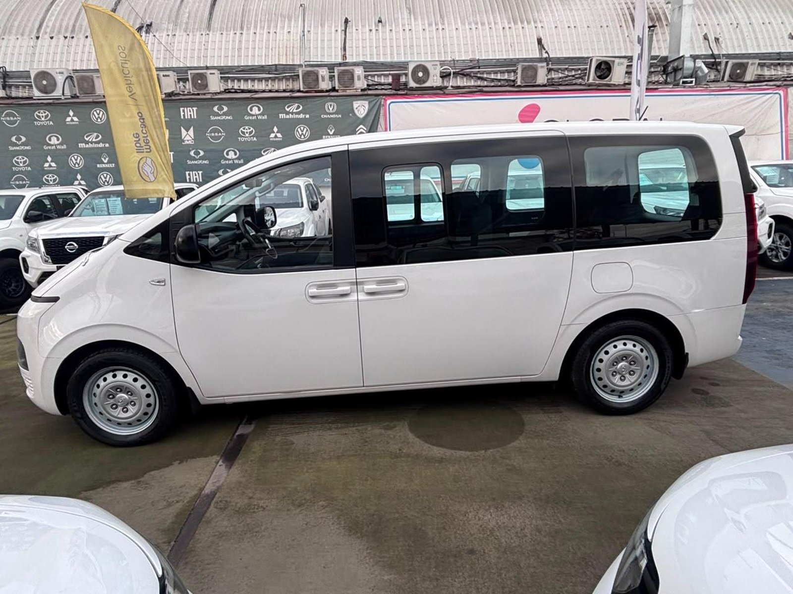 Hyundai Staria Premium 2.2 CRDi 2023 - Imagen 5 de 10