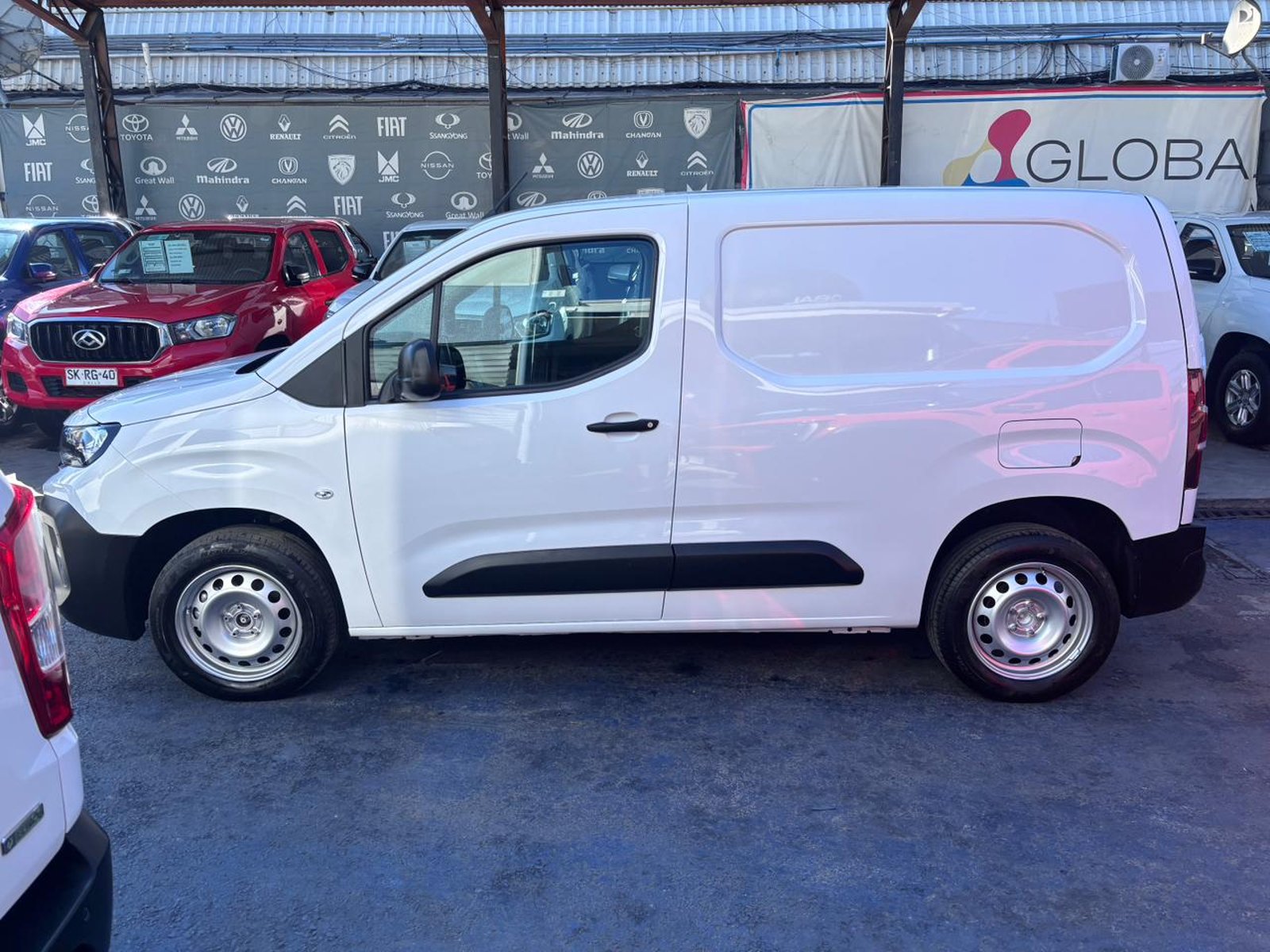 Peugeot PARTNER L1 BLUE HDI 100 1.5 2025 - Imagen 4 de 10
