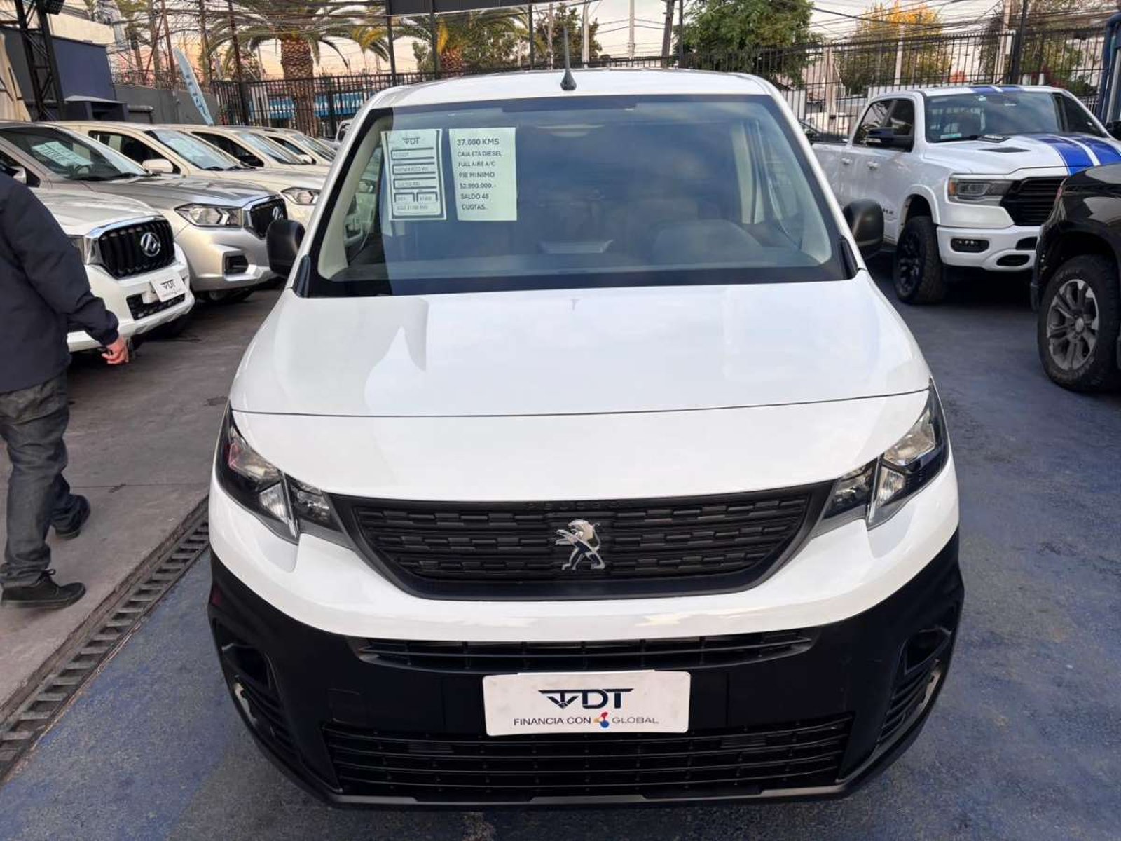 Peugeot PARTNER L1 BLUE HDI 100 1.5 2023 - Foto 2 de 10