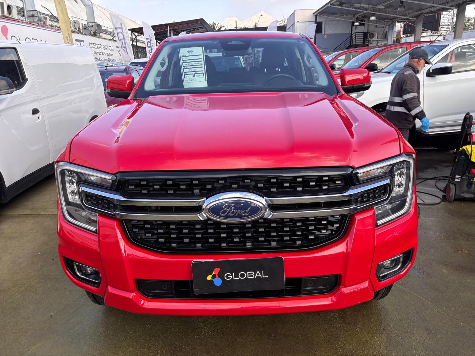 Ford RANGER 2.0 XLT DIESEL 4X2 DOB. CAB. AT 4P 2024 - Foto 2 de 10