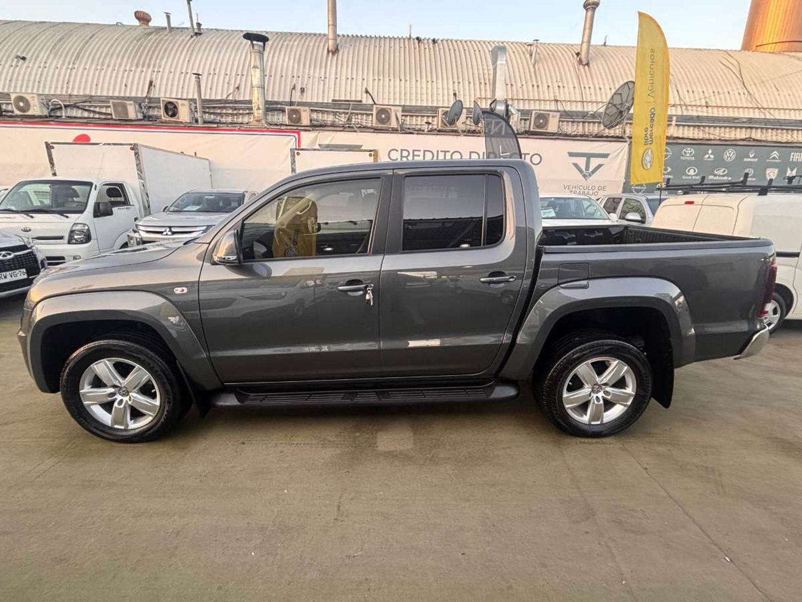 Volkswagen AMAROK DCAB TDI DOHC 4X4 2.0 AUT 2023 - Imagen 5 de 10