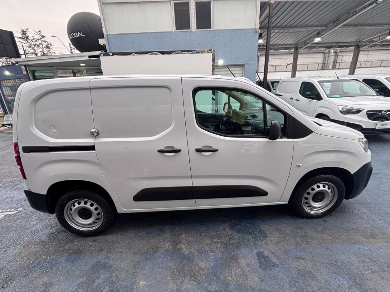 Citroën BERLINGO 1.5 2023 - Foto 4 de 10