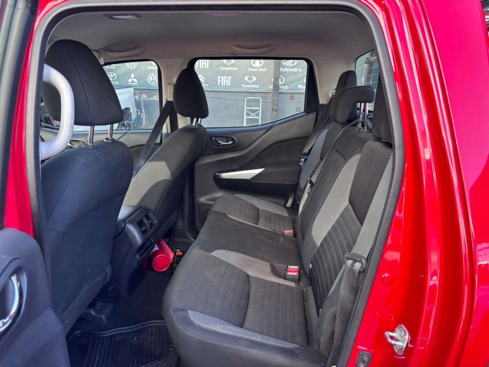 Nissan NAVARA D CAB 4X4 2.3 AT XE AT 4X4 2022 - Imagen 9 de 10