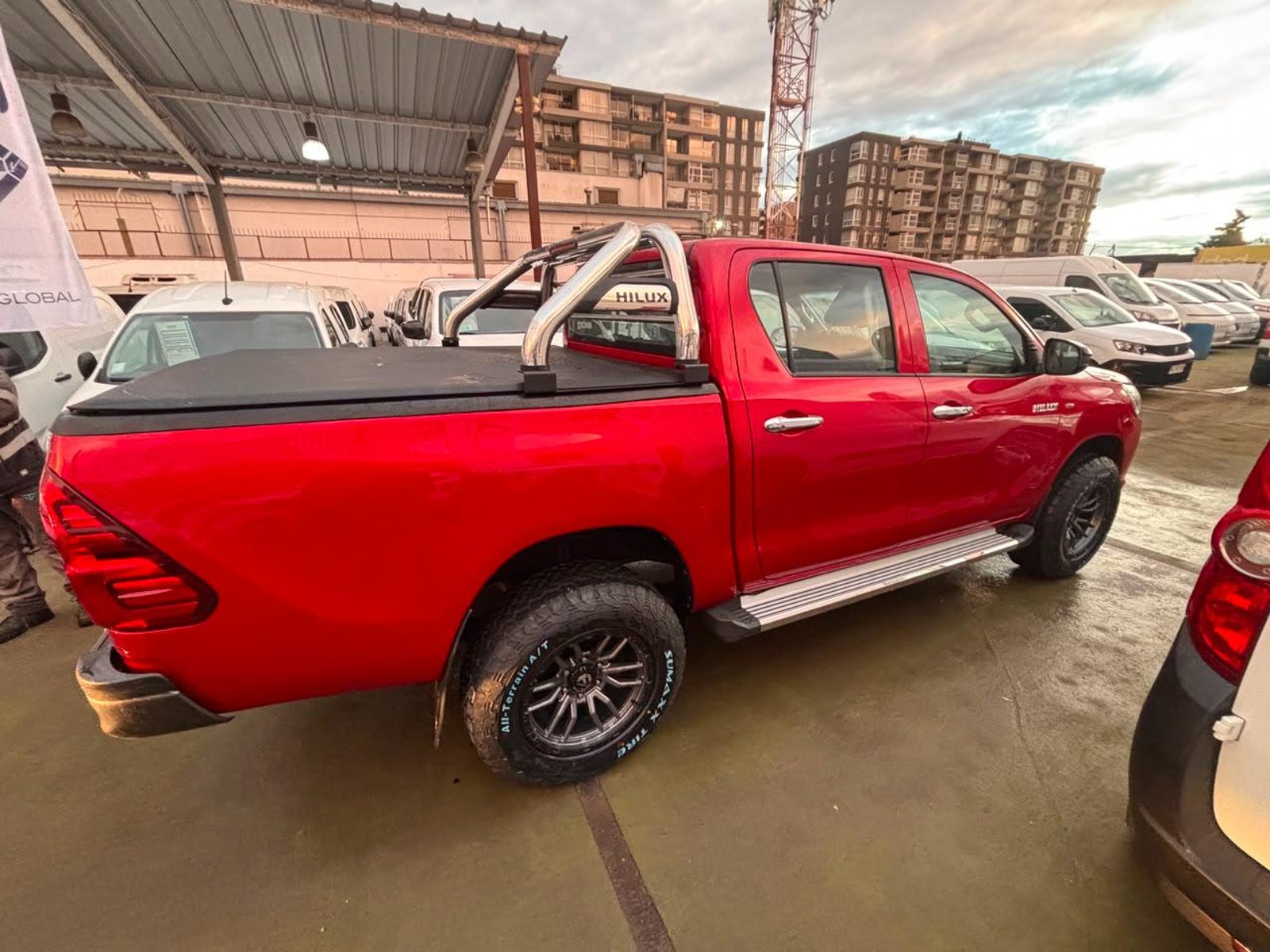 Toyota HILUX 2023 - Foto 5 de 10