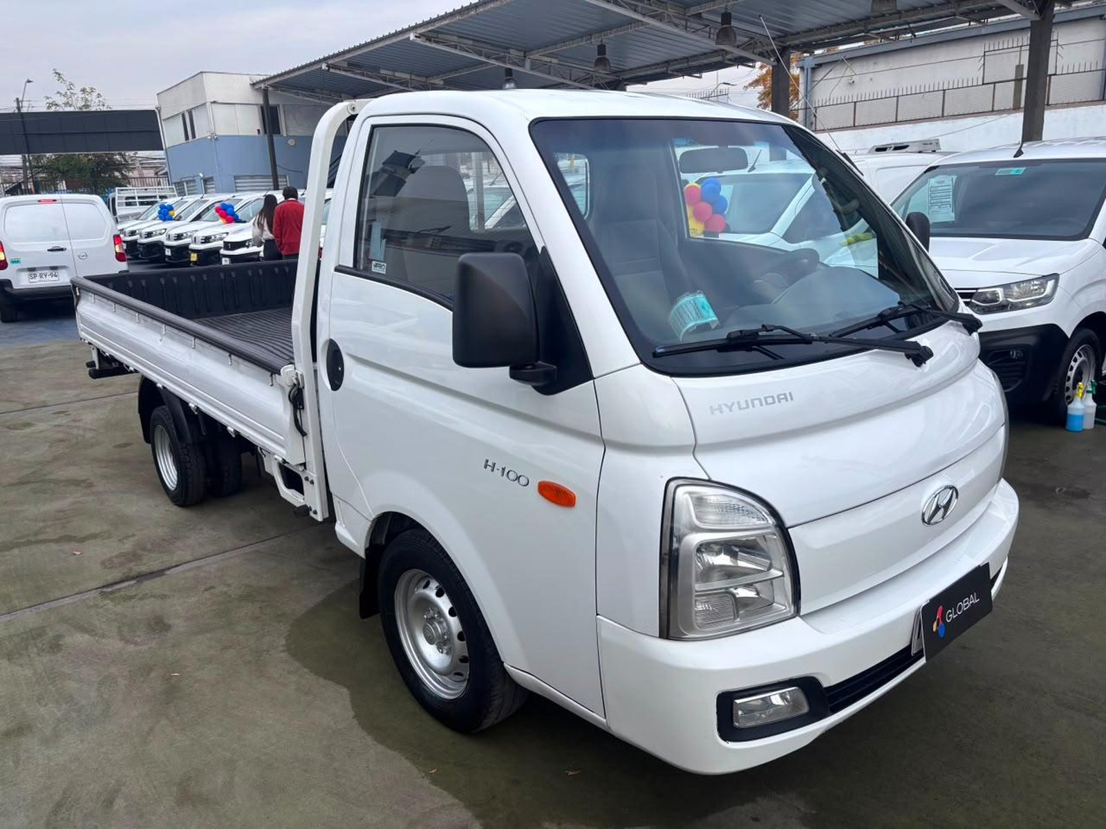 Hyundai PORTER II HI SUPER DOHC 2.5 2022 - Imagen 3 de 10