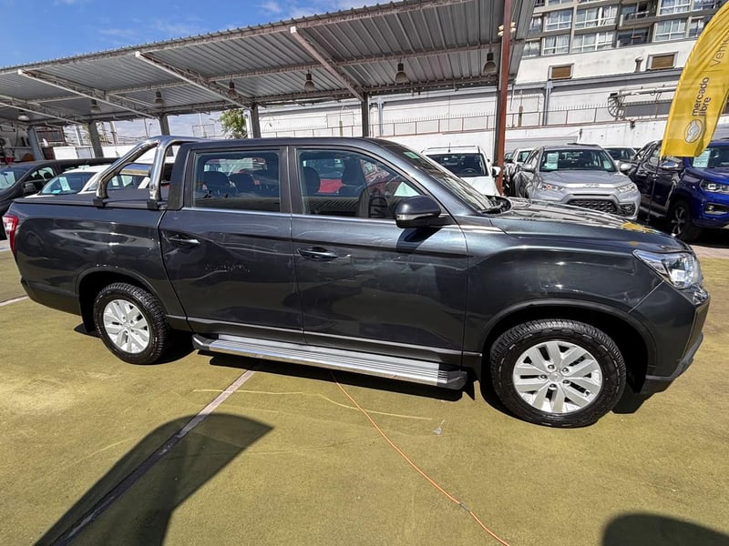 SsangYong Grand Musso 2023 - Imagen 4 de 10