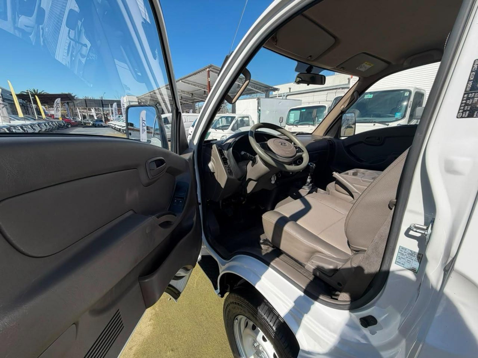 Hyundai PORTER H100 2.5 Doble Cabina 2024 - Imagen 9 de 10