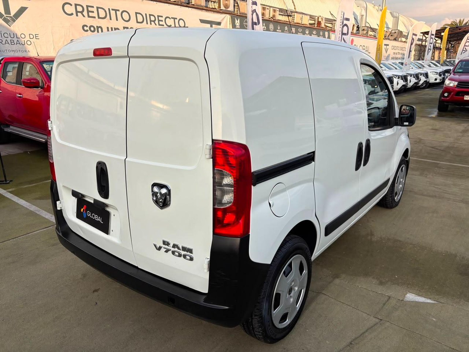 RAM VAN 700 CITY 2023 - Imagen 8 de 10