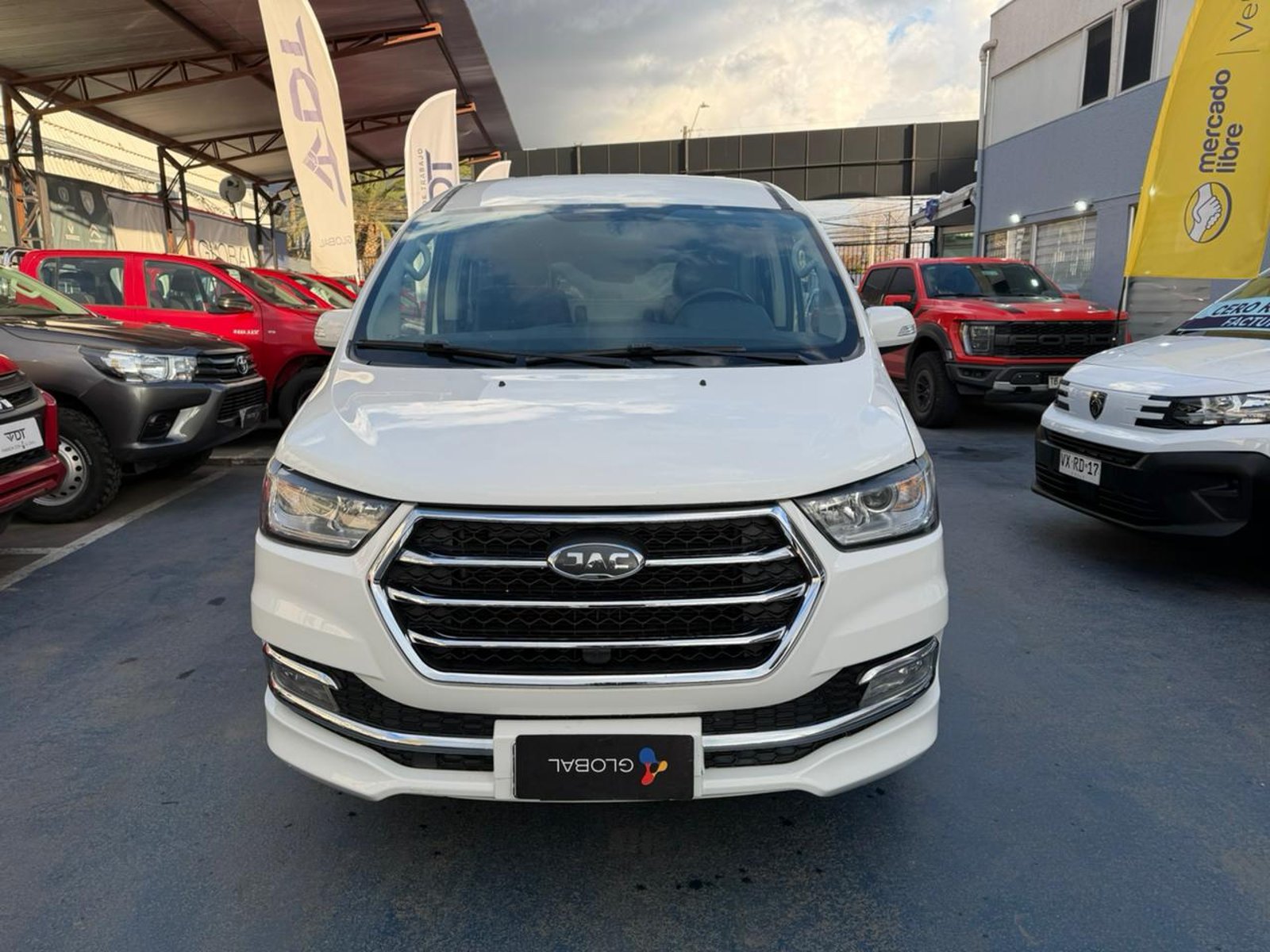 JAC REFINE 2023 - Foto 2 de 10