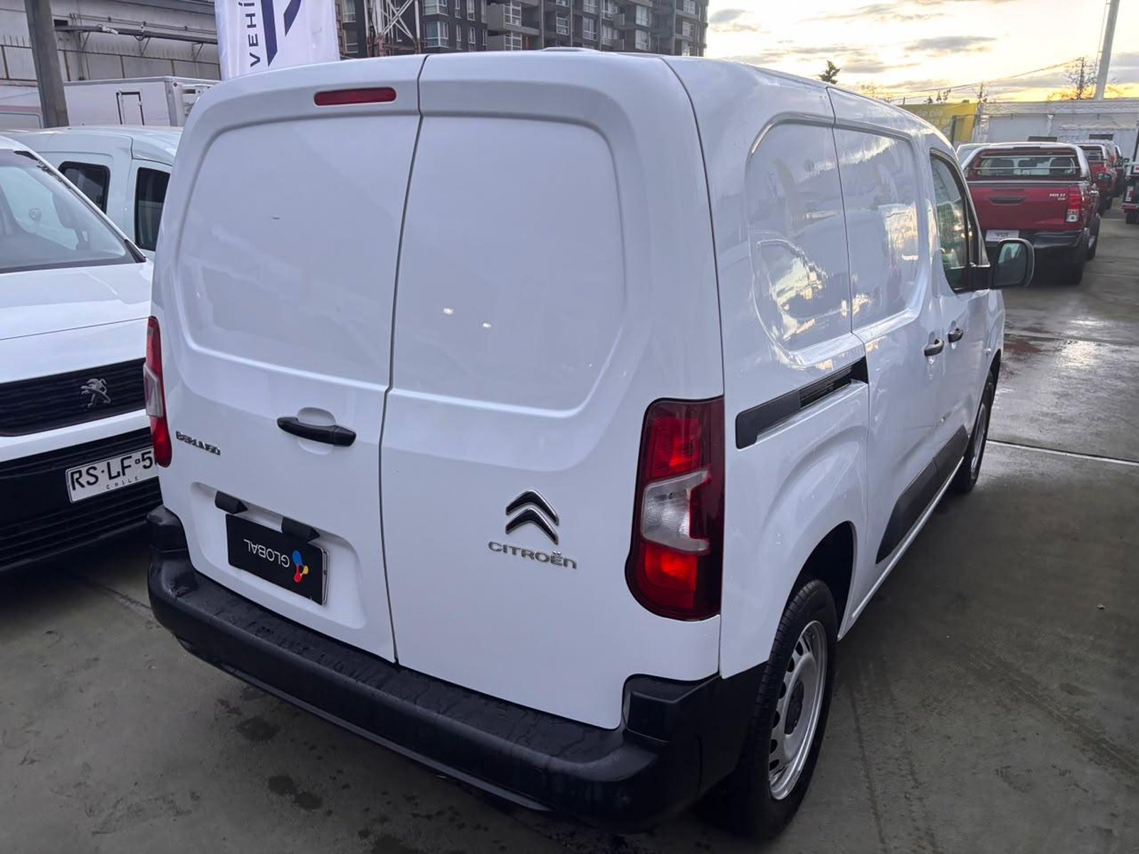 Citroën BERLINGO BLUEHDI 1.5 2024 - Imagen 8 de 10