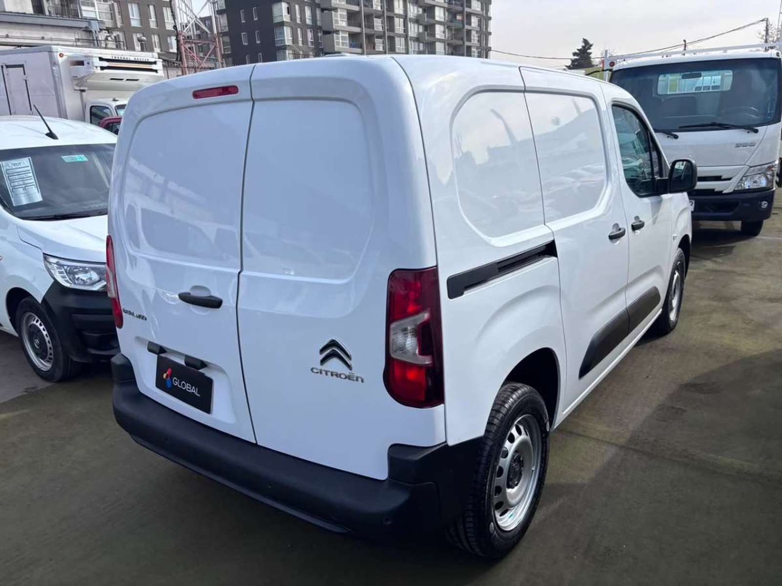 Citroën BERLINGO BLUEHDI 1.5 2024 - Imagen 8 de 10
