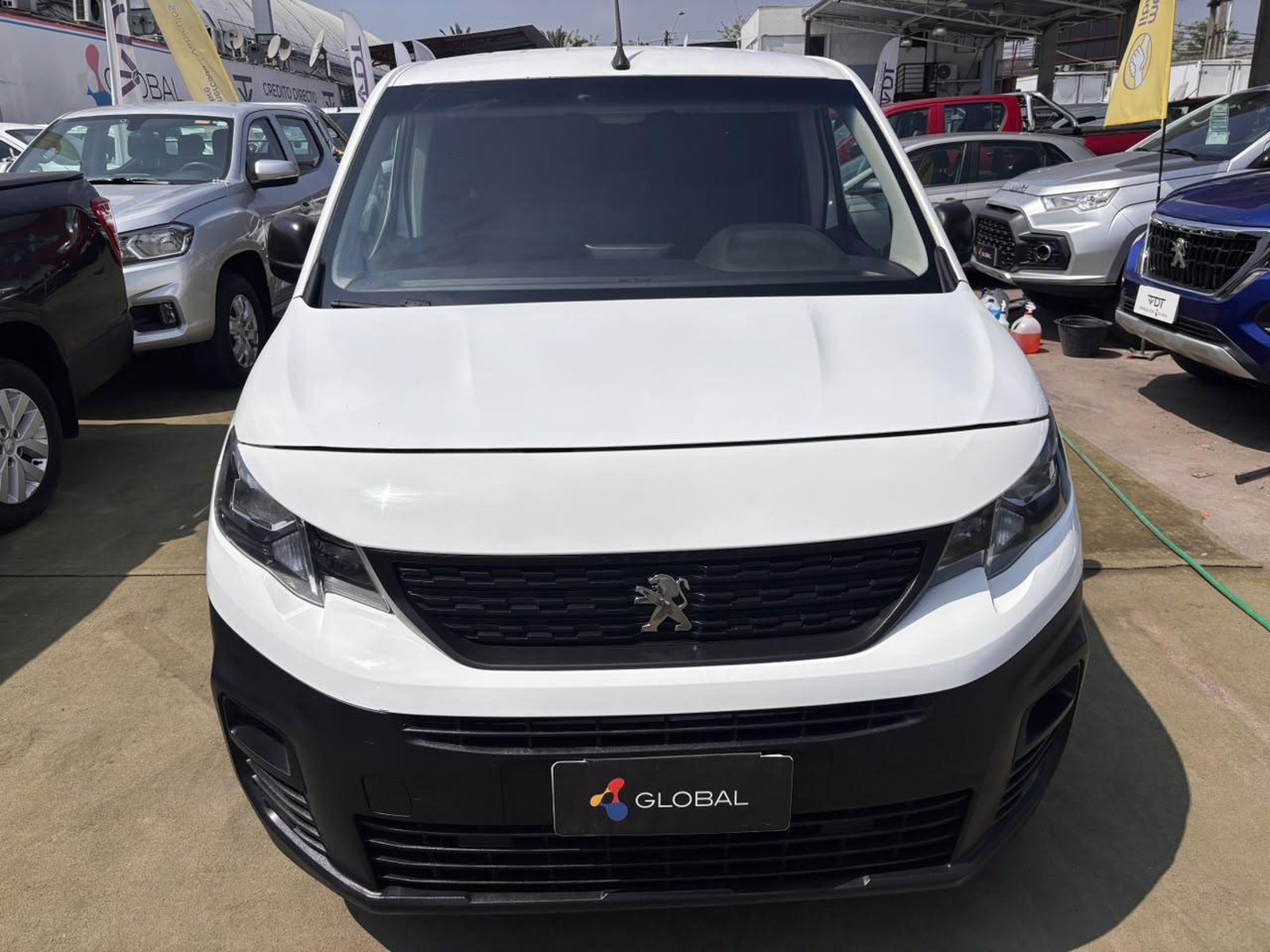 Peugeot PARTNER 2020 - Foto 2 de 10