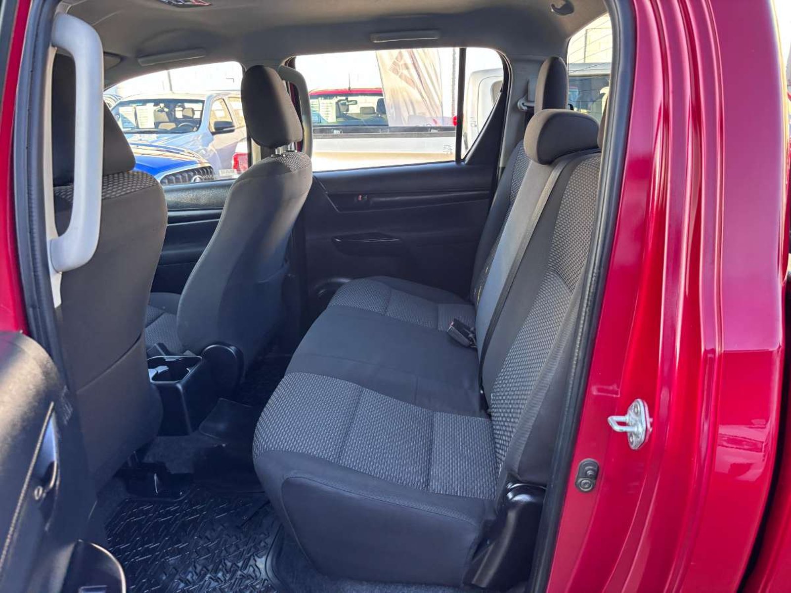 Toyota HILUX DOBLE CABINA 2.4 2023 - Imagen 9 de 10
