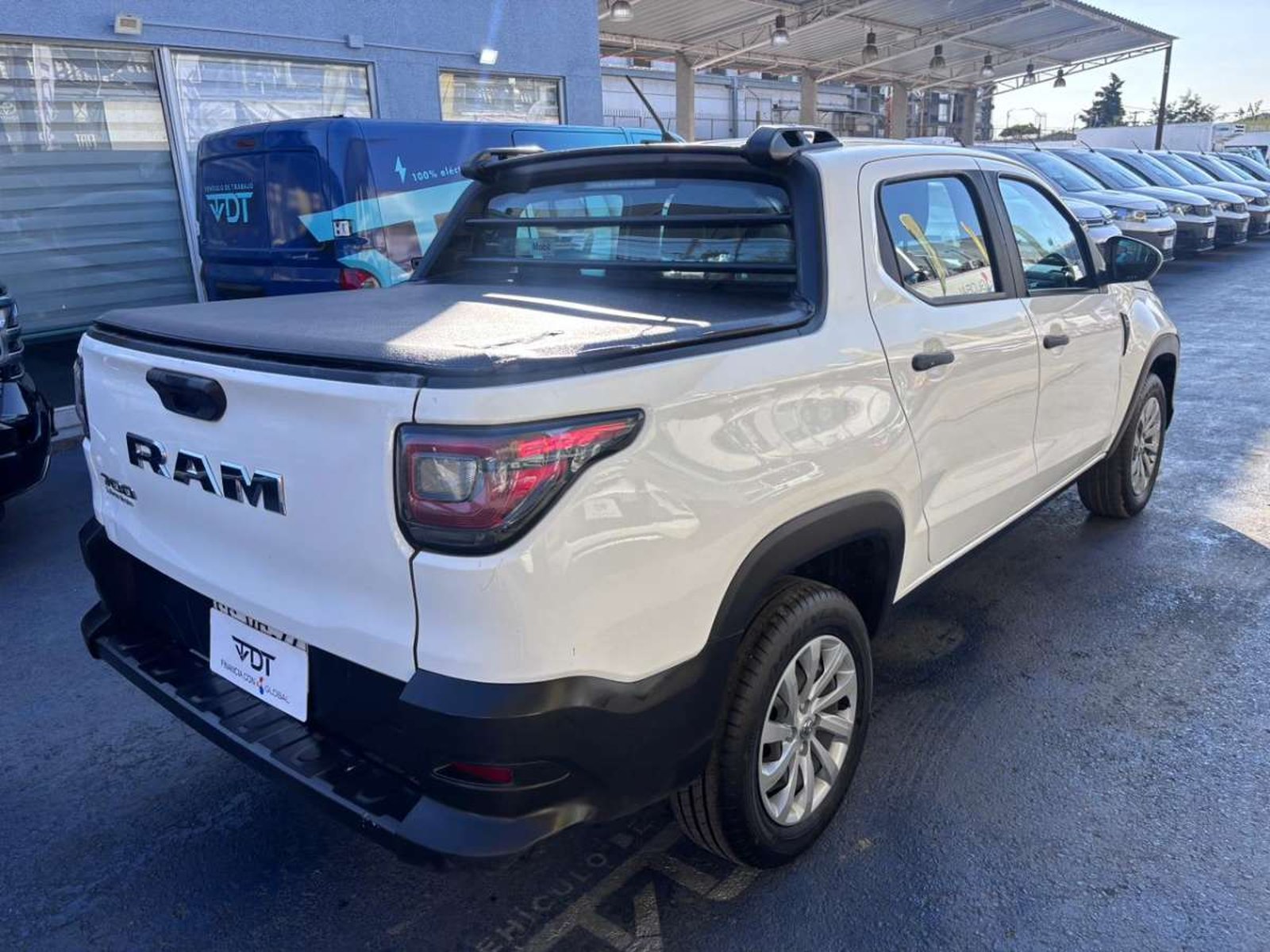 RAM 700SLT 2023 - Imagen 8 de 10