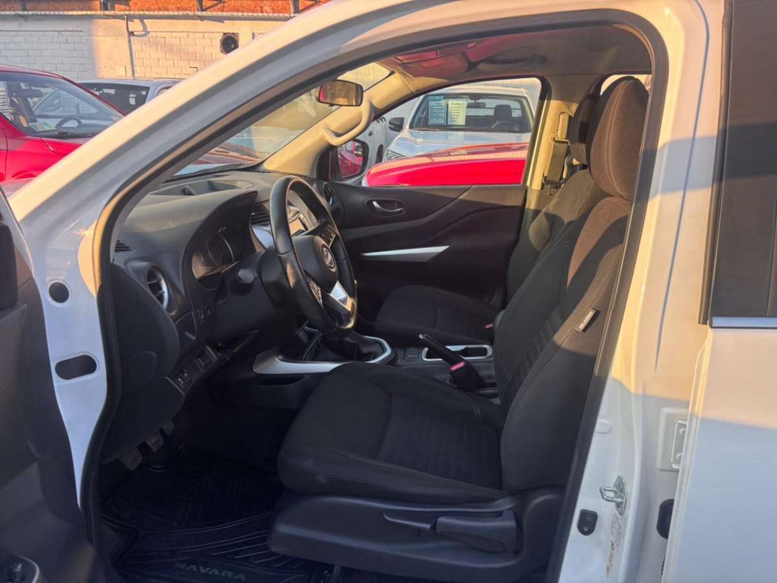 Nissan NAVARA D CAB 2.3 XE 4X4 2023 - Imagen 10 de 10
