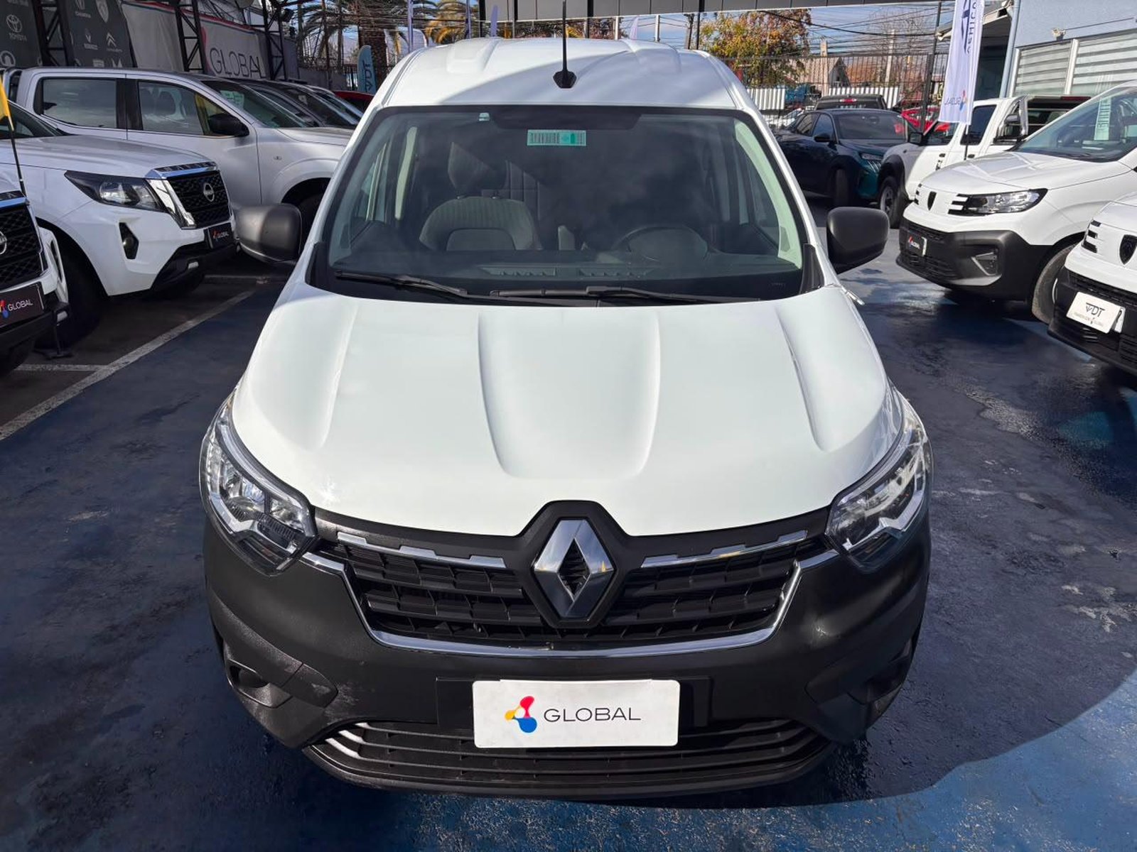 Renault Express 2023 - Foto 2 de 10
