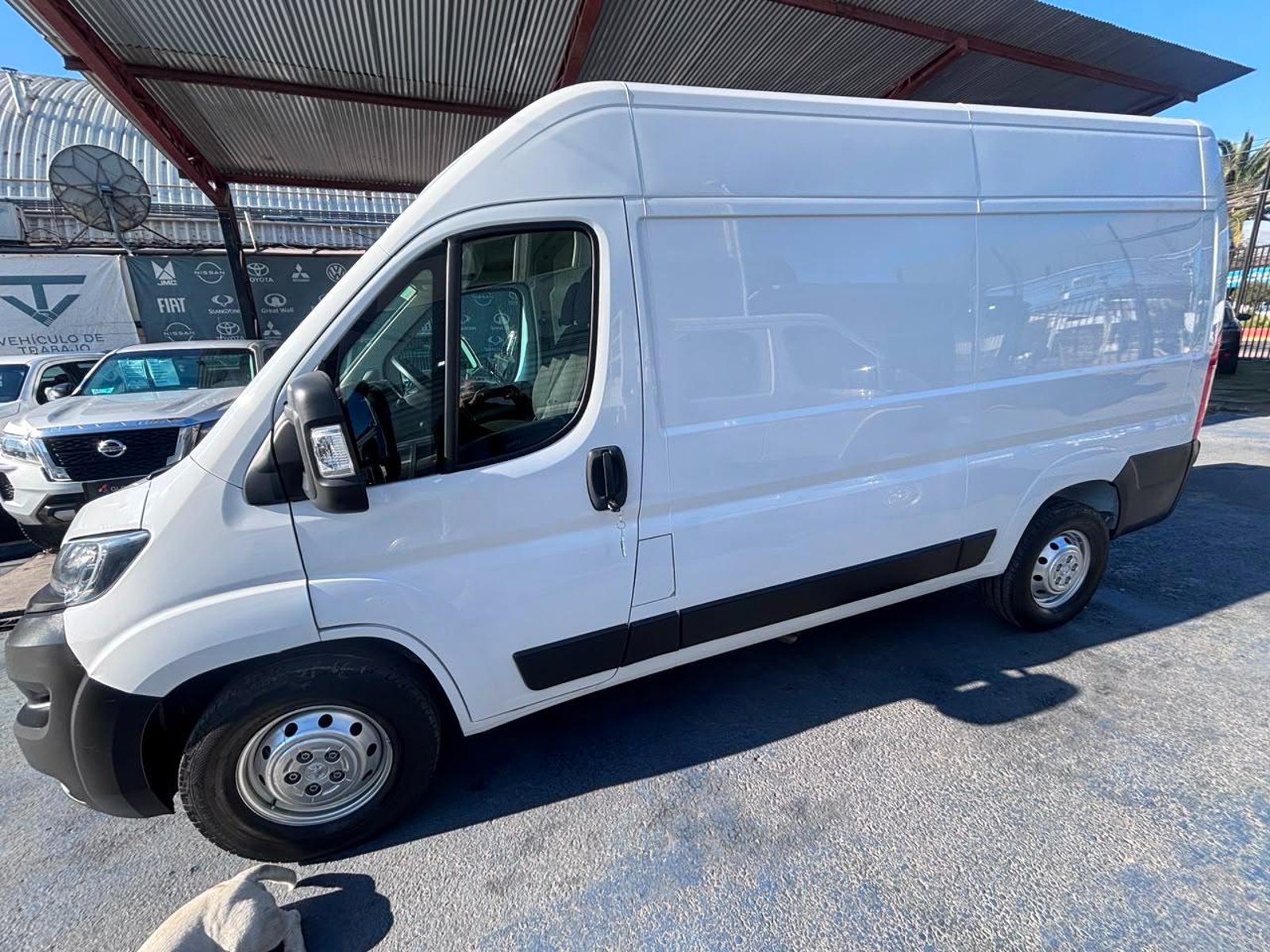 Peugeot BOXER - FURGON 2023 - Foto 5 de 10