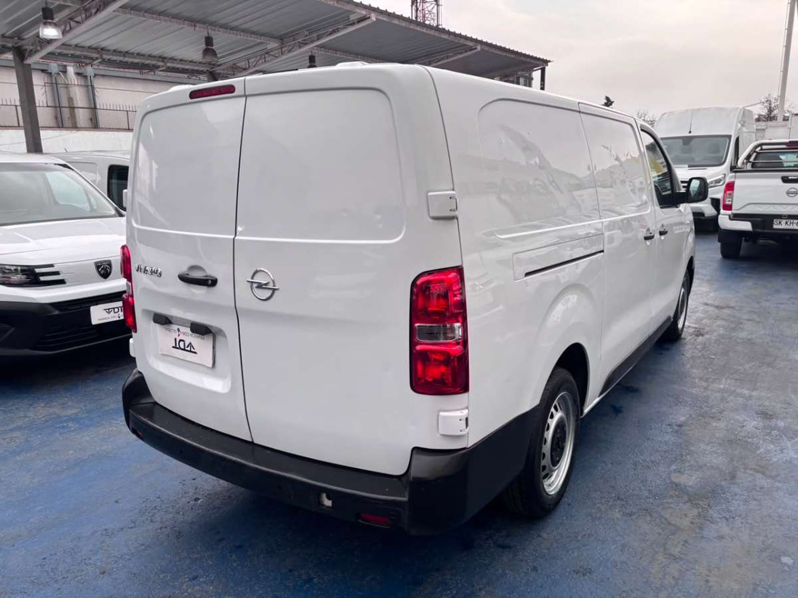 Opel VIVARO HDI 145 2.0 2024 - Imagen 8 de 10