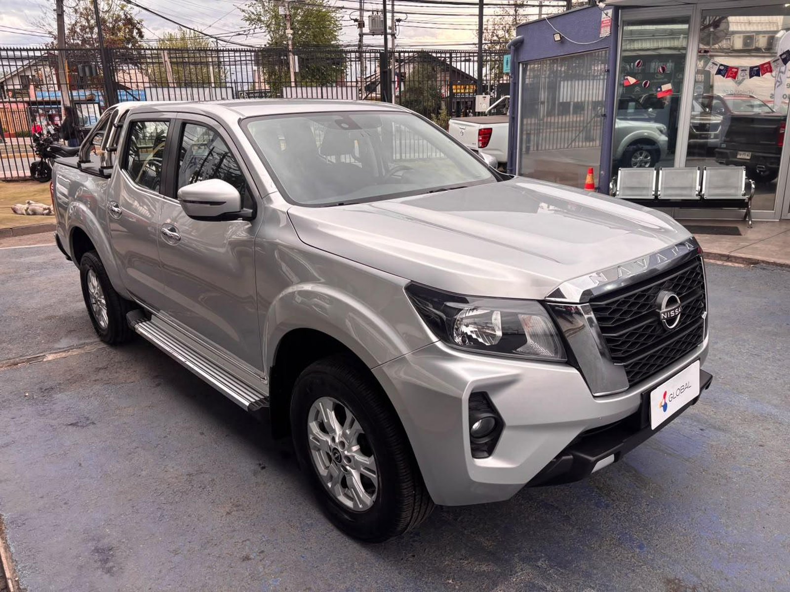 Nissan NAVARA XE 4X2 2.3 DIESEL 2024 - Foto 3 de 10