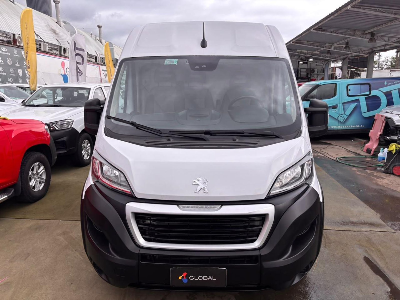 Peugeot Boxer L2H2 2.0 Diesel 2023 - Foto 2 de 10