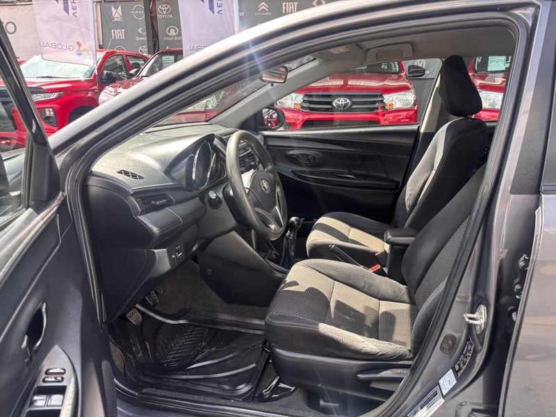 Toyota YARIS Sedan XLI 1.5 MT 2014 - Imagen 10 de 10
