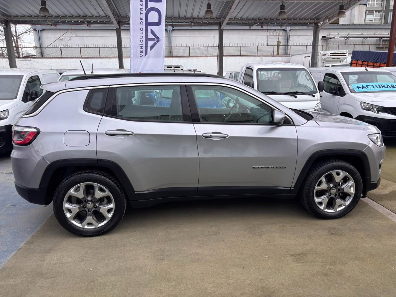 Jeep COMPASS Longitude 2.4 AT 4x2 2021 - Imagen 4 de 10