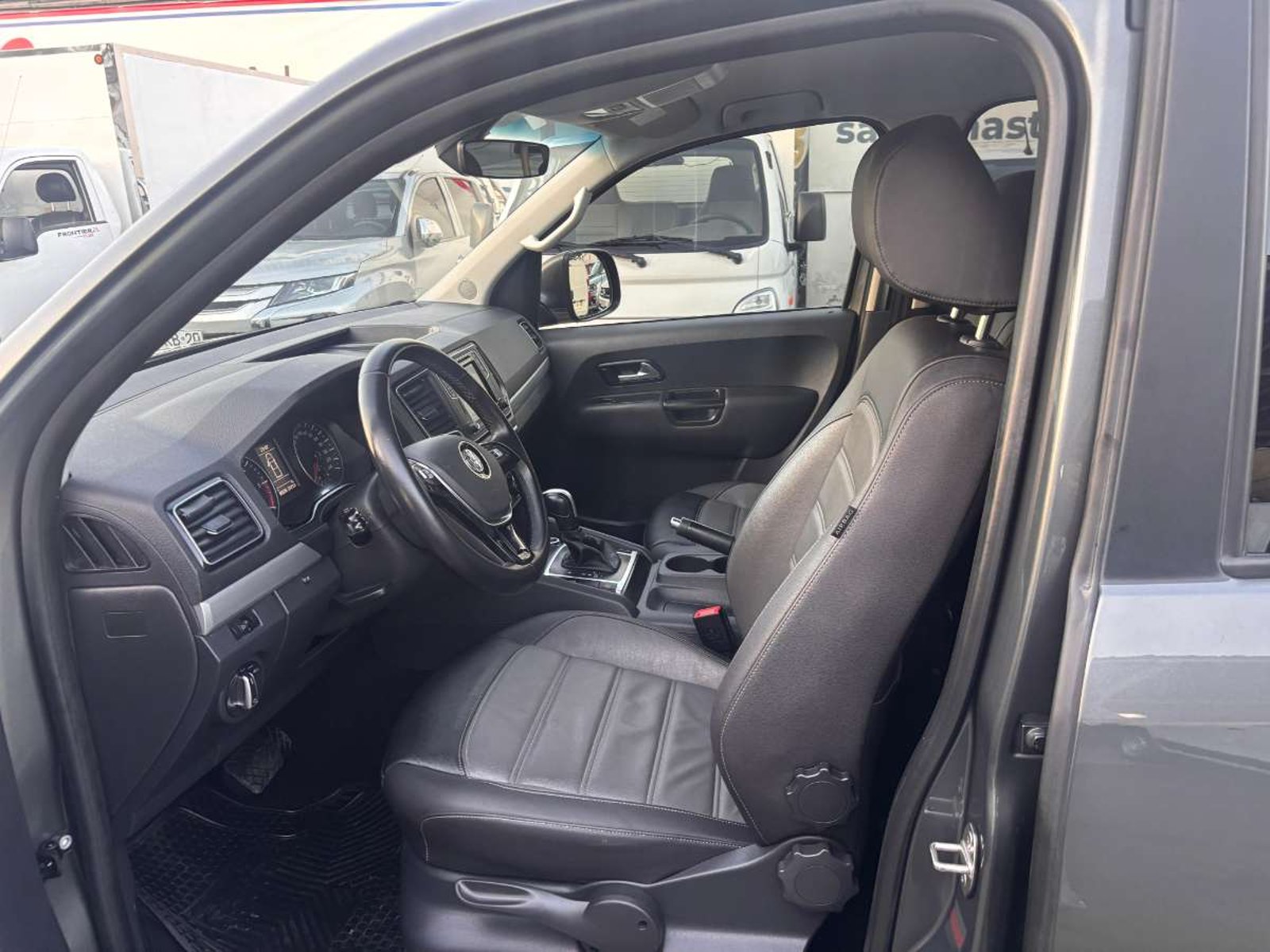Volkswagen AMAROK DCAB TDI DOHC 4X4 2.0 AUT 2023 - Imagen 10 de 10